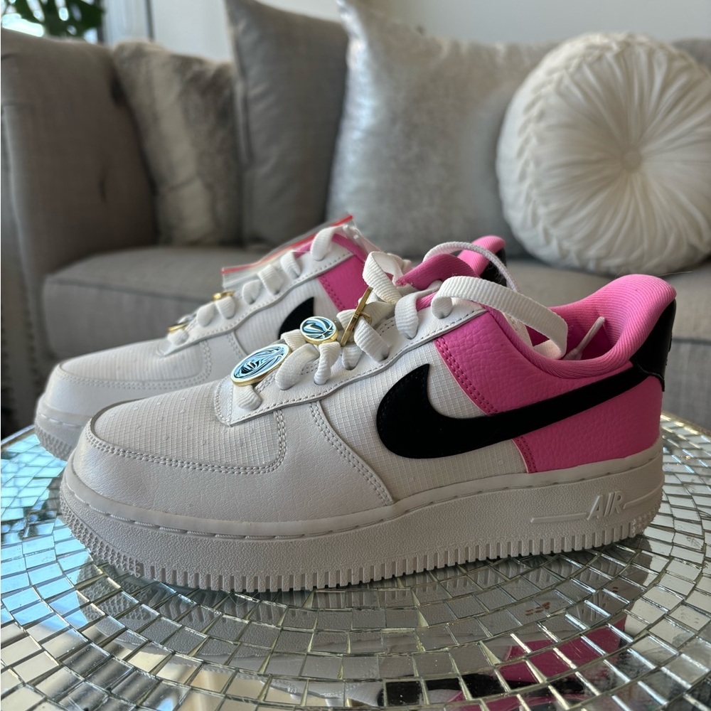NIKE Air Force 1 (‘07), size 5